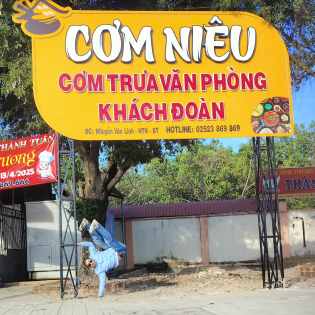 Làm bảng hiệu quán cơm tại Bình Thuận