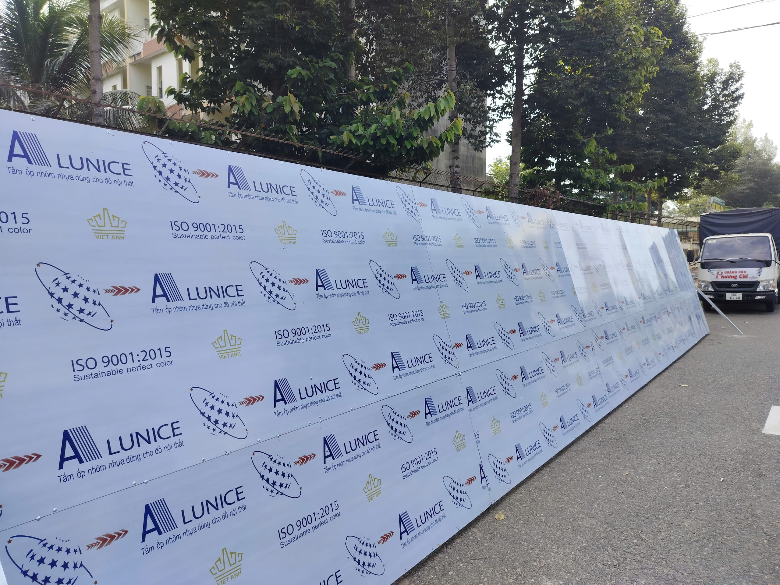 Gia công lắp đặt bảng hiệu pano hộp đèn UV