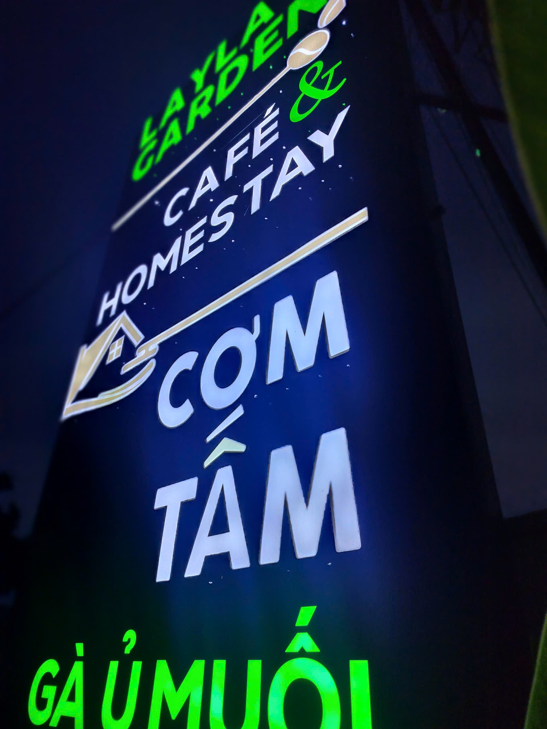 Làm bảng hiệu chữ nổi mica tại phan thiết