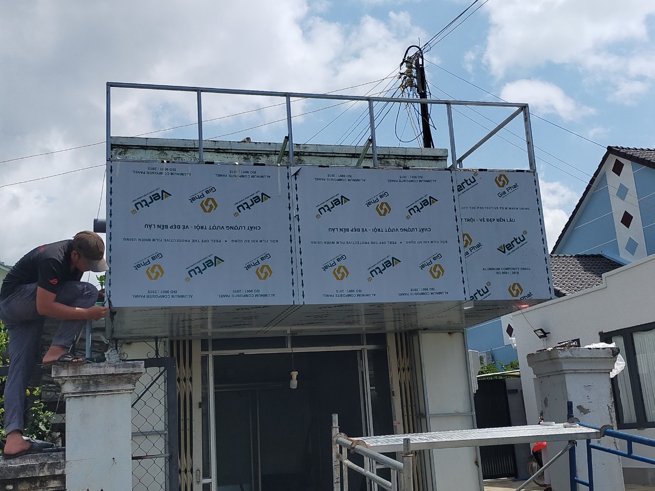thi công quảng cáo alu phan thiết