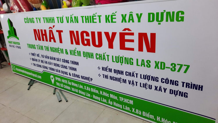làm bảng hiệu tôn dán decal