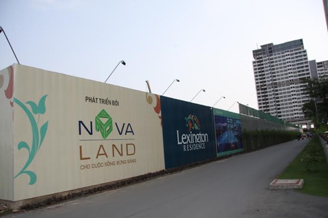 làm hàng rào công trình có đèn led tại Phan Thiết