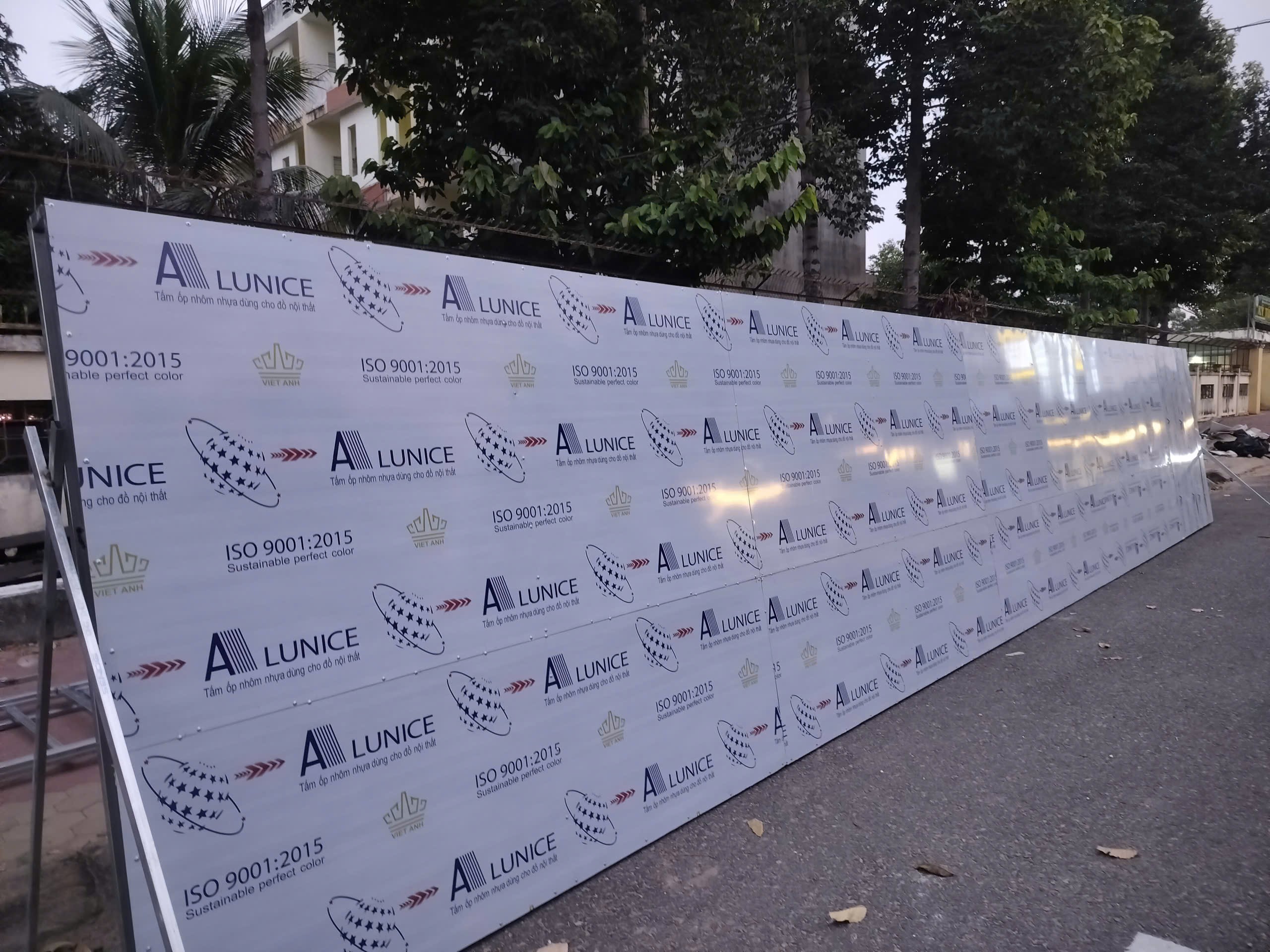 lắp đặt bảng hiệu pano thực tế tại bình thuận cũ