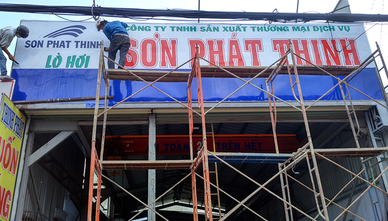 lảm quảng cáo tôn dán decal giá rẻ phan thiết