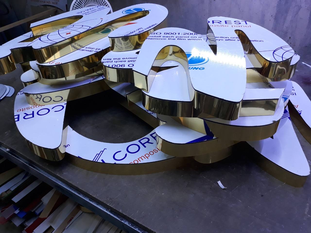 thi công chữ alu , chữ mica , bảng hiệu chữ nổi các loại tại Bình Thuận